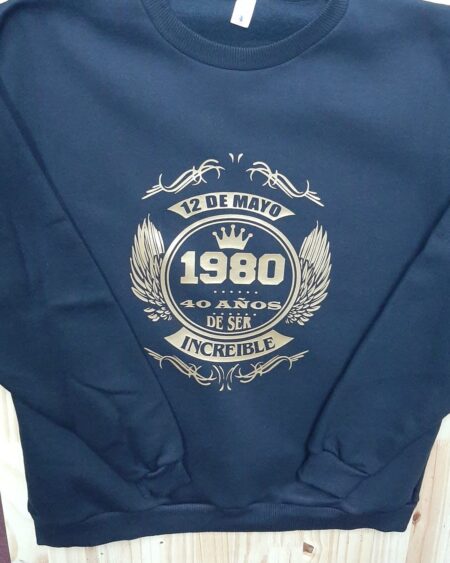 BUZOS CON VINIL DORADO